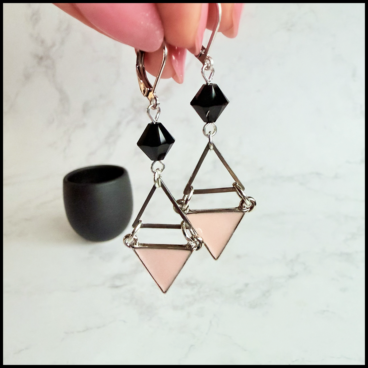 Boucles d'oreilles Triangle Noir (or)