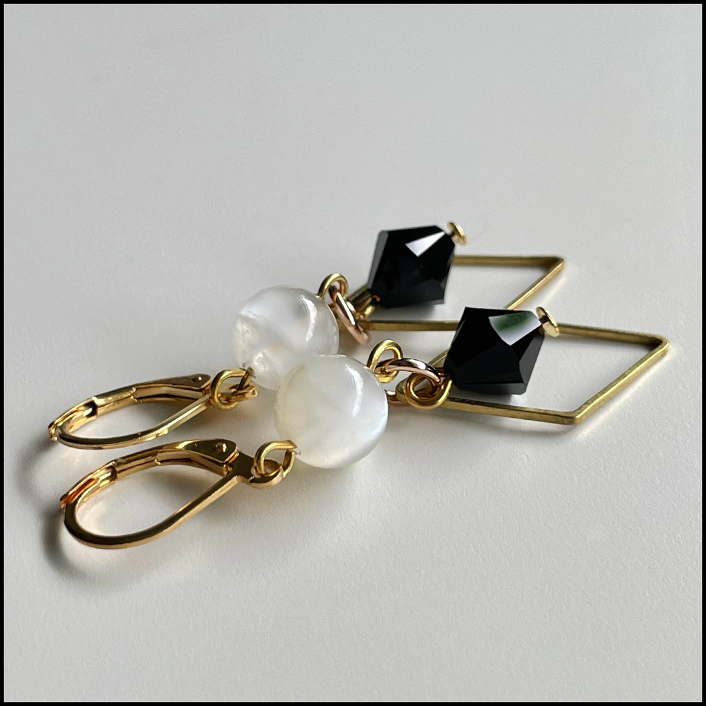 Boucles d'oreilles Satin-de-Lune Noir Deep